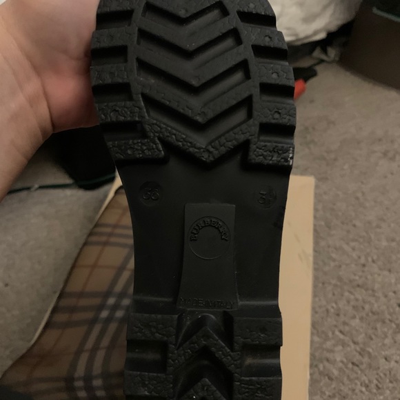 Burberry rain boots - Picture 5 of 10